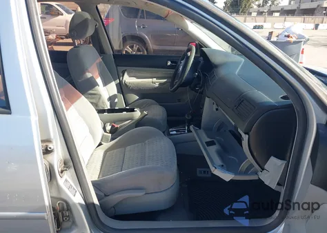 2003 Volkswagen Jetta Gls 2.0L из США, поврежденный, VIN 3VWSK69M33M016171